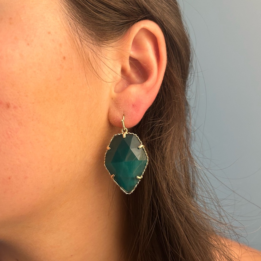 Kendra Scott Corley Drop Earrings in Emerald Green